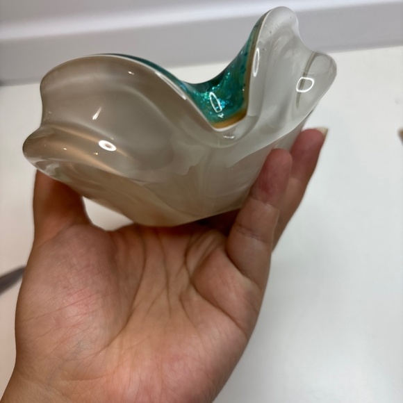 Vintage Murano Candy Dish White base in Blue Yellow Green and Silver Inclusions - Picture 4 of 11